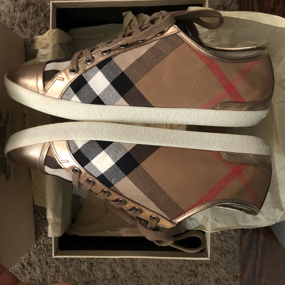 AUTHENTIC Burberry Vintage Check Low Top sneaker